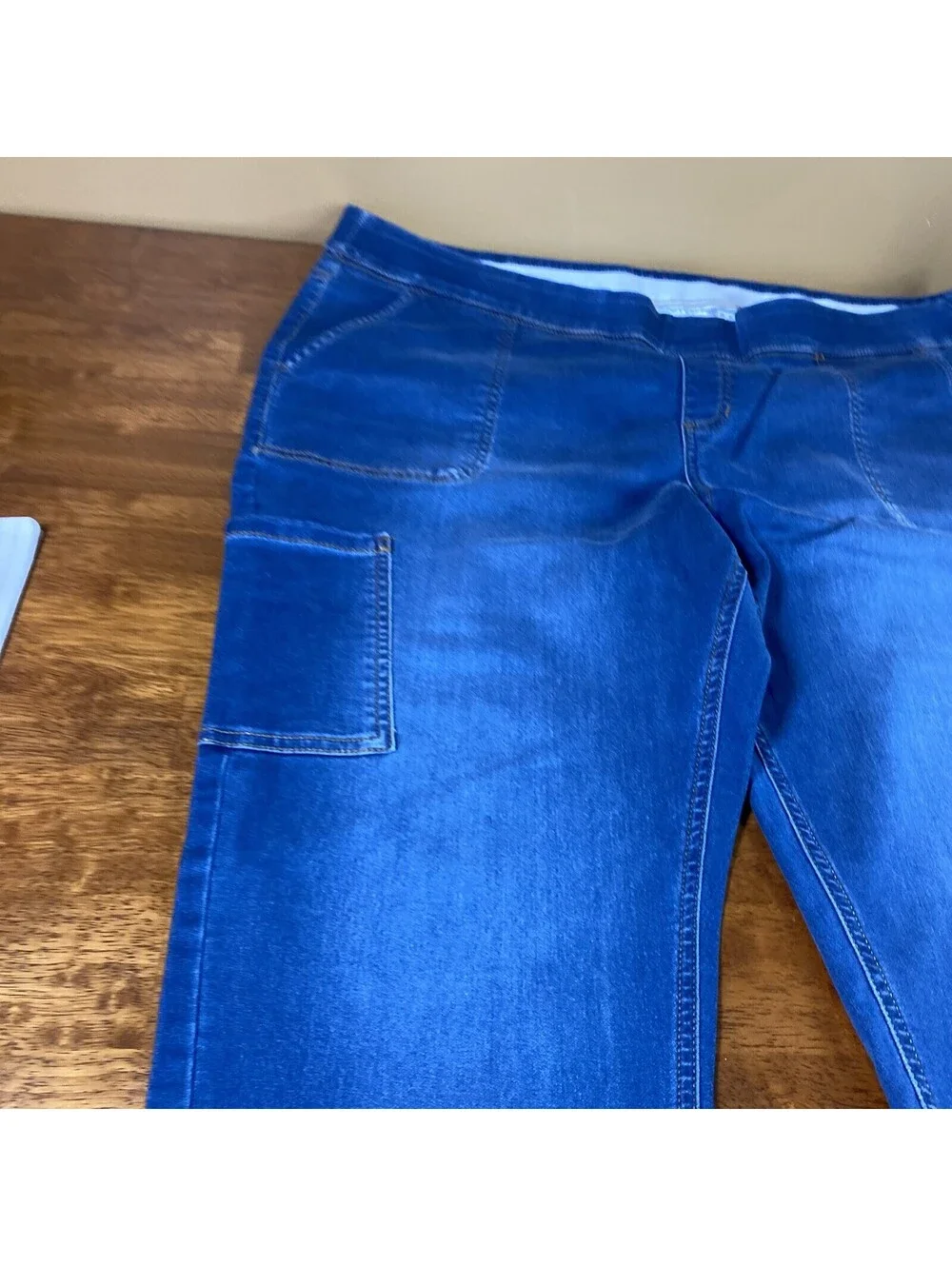 D&C Ladies Stretch Pull Up Jeans 5 Pockets One On Right Thigh 1X